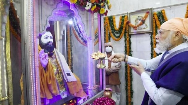 Netas pay tributes to Guru Ravidas: Are Dalits just a vote bank for parties?