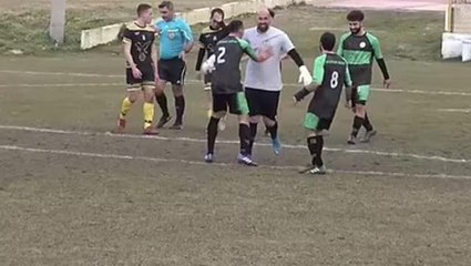 İnanılmaz maç tüm dünyanın dilinde! Çılgın kaleci imkansızı başardı