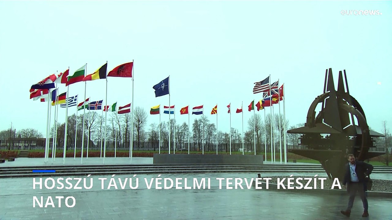 Az orosz fenyegetés mitt hosszú távú terveket dolgoznak ki a NATO védelmi miniszterei