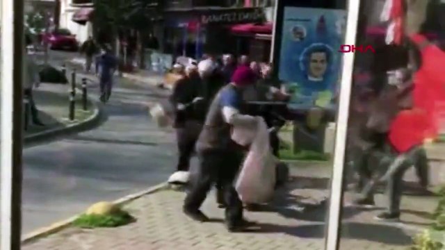 Ağızlıksız köpeği gezdiren kendisini uyaranların üzerine pitbull saldı