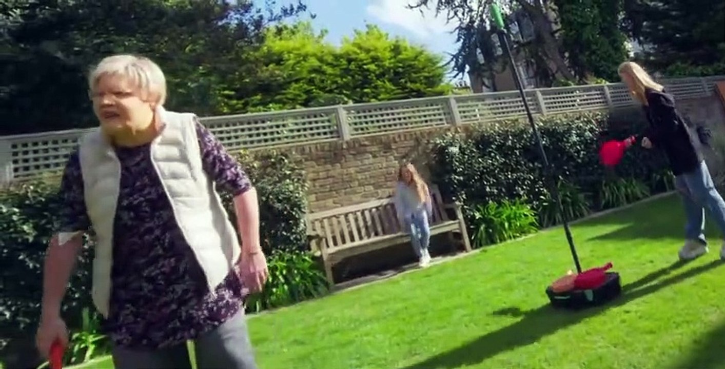 The Holden Girls: Mandy & Myrtle S01 E02