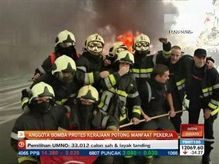 Anggota bomba protes kerajaan potong manfaat pekerja