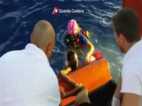 Hundreds feared dead in Italy migrant shipwreck