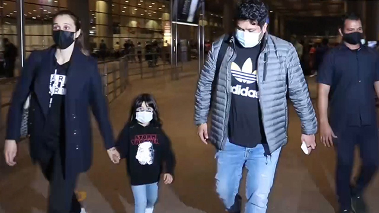 Bappi Lahiri Funeral के लिए Son Bappa Lahiri Family संग लौटे Mumbai Watch Video । Boldsky