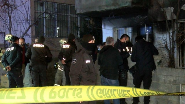 İstanbul’da 4 katlı binada yangın: 1 ölü