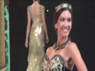 Miss World 2013 contestants parade in Indonesia