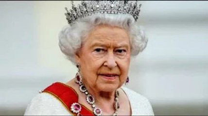 Elizabeth II mal en point : la reine d’Angleterre aurait « du mal à bouger »