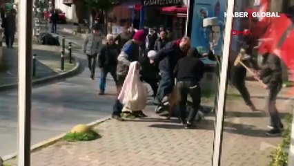 Ağızlıksız gezdirdiği için uyarıldığı pitbull'u Beyoğlu'nda insanların üzerine saldı!