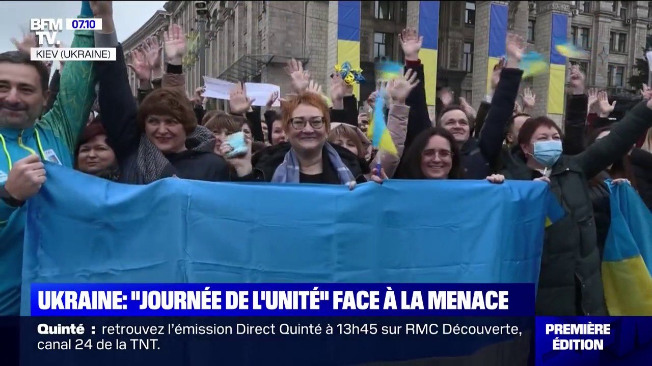 À Kiev, les Ukrainiens se rassemblent pour une "journée de l'unité" face à la menace russe
