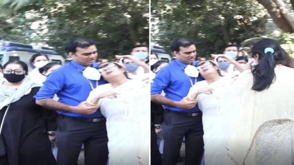 Bappi Lahiri की अंतिम यात्रा में पत्नी Chitrani Lahiri का रो रोकर बुरा हाल; Video | FilmiBeat