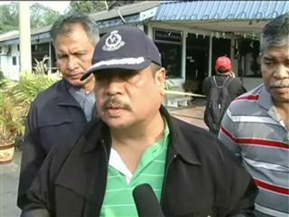 Balai Polis diserang 'mercun bola'