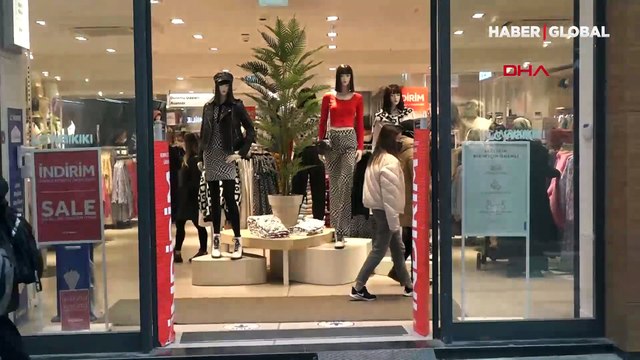 Trabzon'da 6 katlı binanın en üst katına inşa edildi, girişi mağazadan: Bu camide 3 vakit namazı kılınıyor