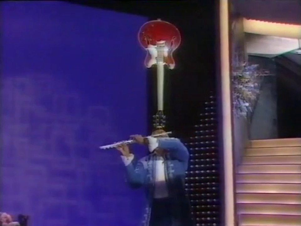 The Paul Daniels Magic Show S12E06 (1991) - Uno Lanka