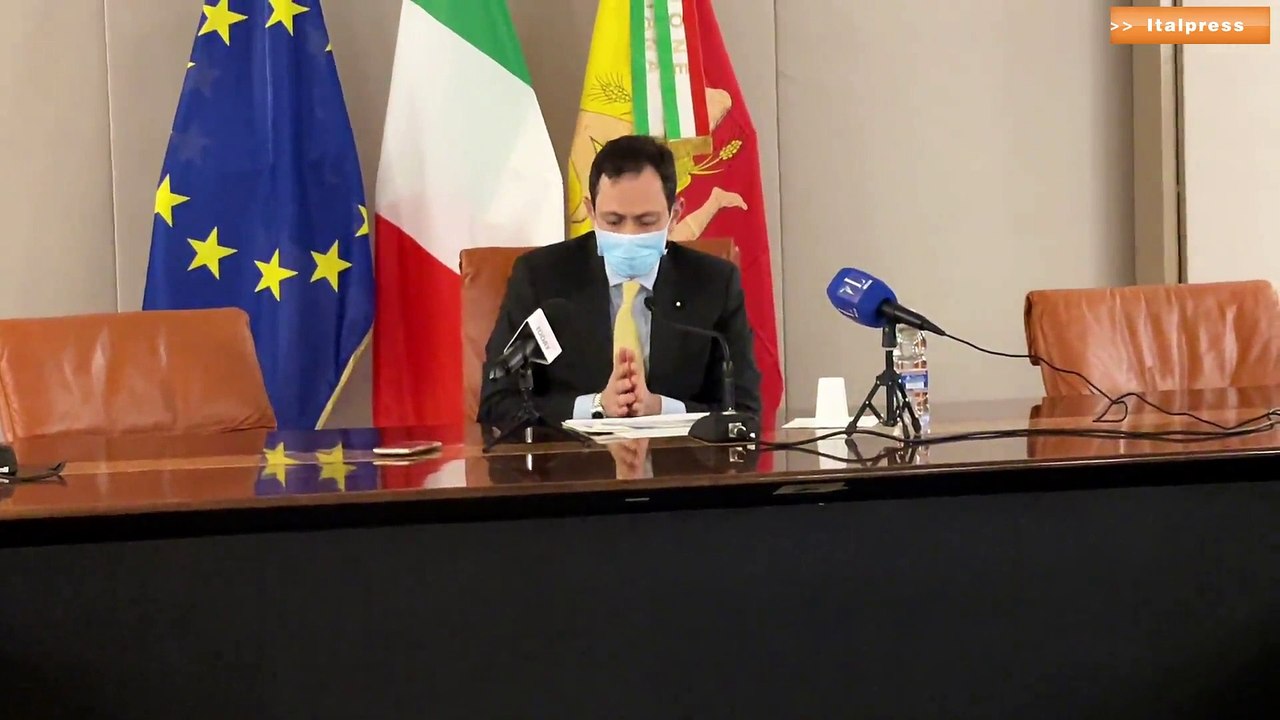 AstraZeneca, Razza: "Sospensione decisione saggia, andiamo avanti con altri vaccini"