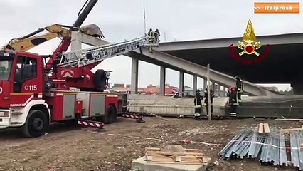 Alessandria, crolla un capannone, morto un operaio