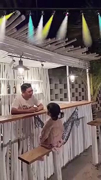 Trường Giang mở quầy bar trong biệt thự mới tậu, đau đầu với vị khách đặc biệt: không có tiền trả còn đòi hỏi