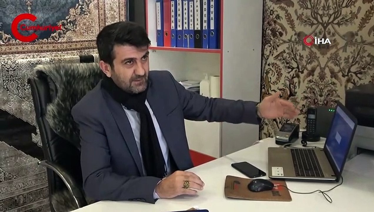 Hırsızlık yaptığı halı mağazasına gelip, iş yeri sahibinin elini öpmek istedi