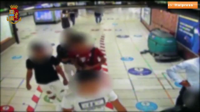 Aggressione all'Arco della Pace a Milano, presi 6 giovani