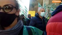 Protestano i lavoratori Alitalia, bloccata via Veneto a Roma