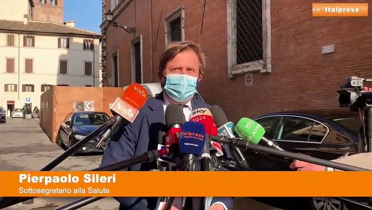 Covid, Sileri “Test salivari nelle scuole”