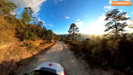 Docu-video di Croce Rossa e Land Rover sulla risposta alle emergenze