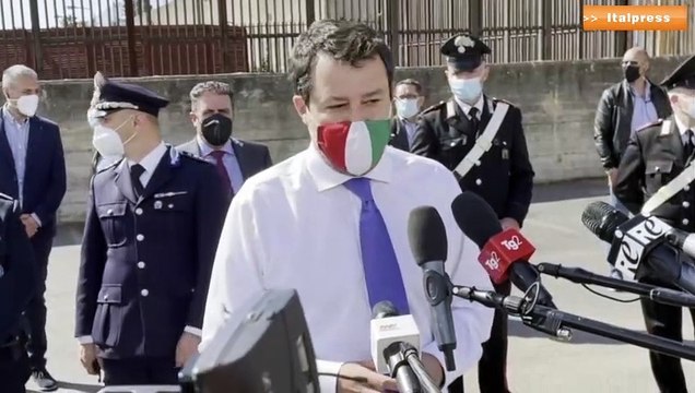 Migranti, Salvini: Lamorgese non controlla chi entra e chi esce