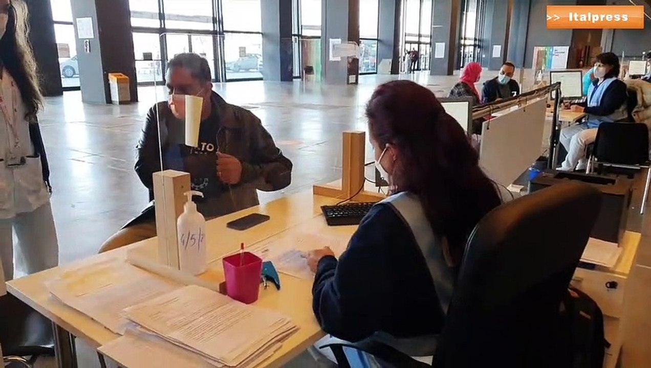 Toti riceve vaccino AstraZeneca: "Adesso mi sento meglio"