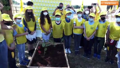 Mattarella: "Offrire a giovani occasioni per riflettere su futuro"