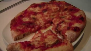 Pizza Margherita cotta nel forno di casa