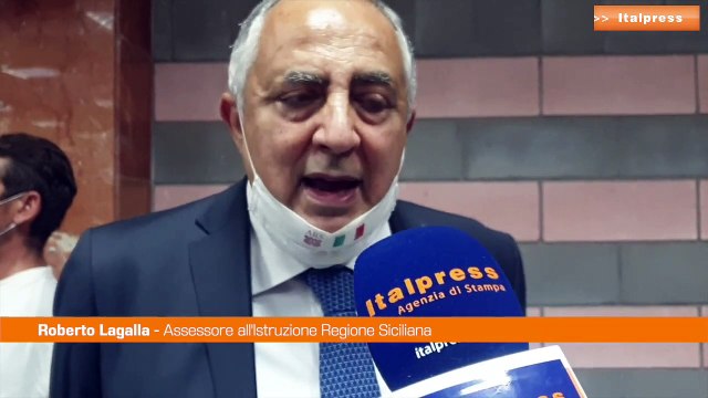 Scuola e Covid, Lagalla: Green Pass potrebbe far ripartire viaggi d'istruzione