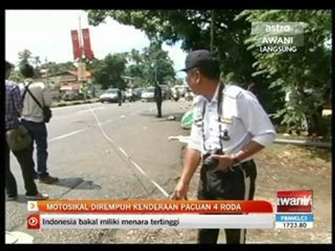 Motosikal dirempuh pacuan 4 roda