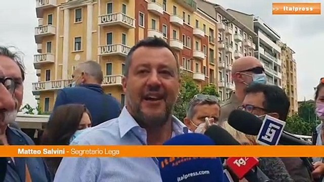 Vaccino, Salvini: Non serve obbligo per gli insegnanti