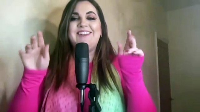 Award winning wedding singer Jessica Helen