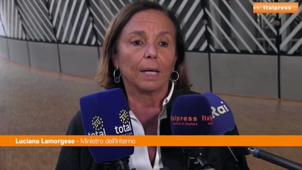 Lamorgese: "Paesi Ue pronti ad accogliere afghani"