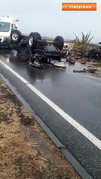 Tromba d'aria Pantelleria, case scoperchiate e auto sbalzate via