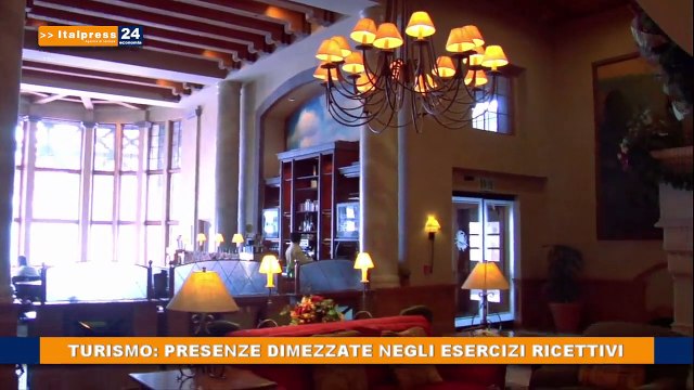 Turismo: presenze dimezzate negli esercizi ricettivi