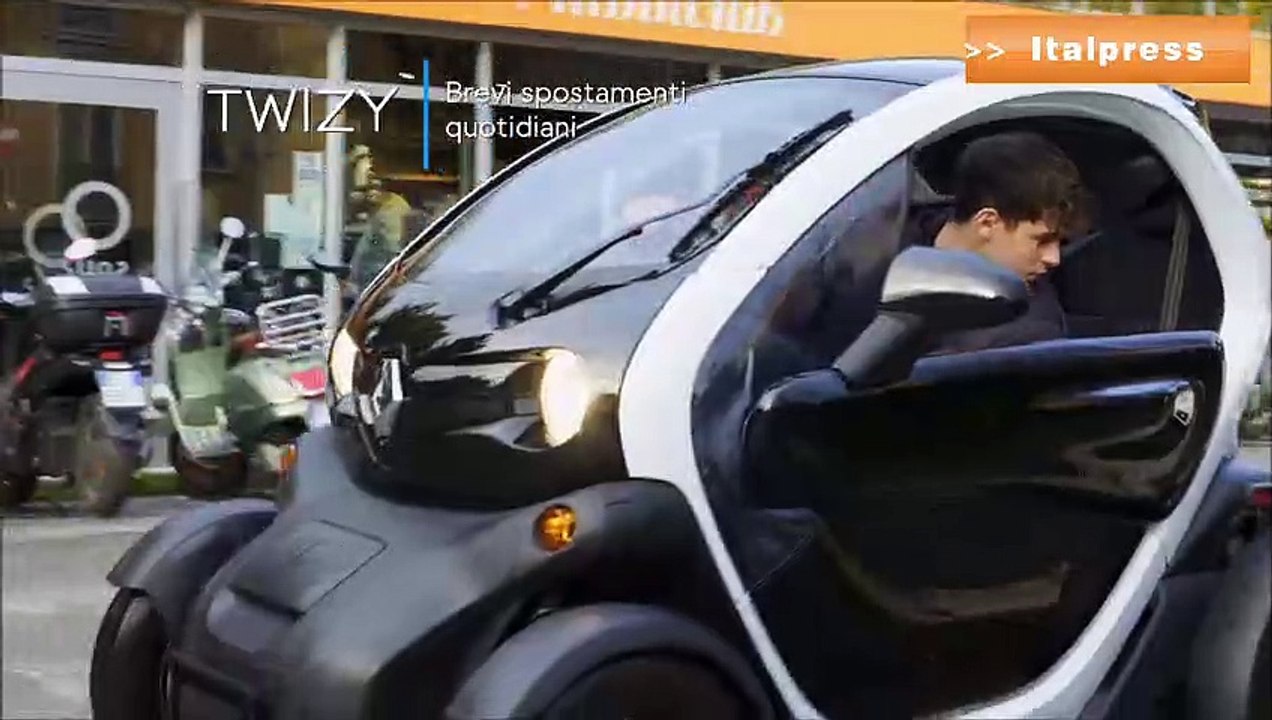 Gamma elettrica e ibrida E-Tech, Renaulution parte da qui