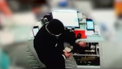 Vizzolo Predabissi (MI) - Rapina farmacia armato di coltello: arrestato insieme al complice (17.02.22)