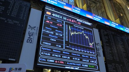 El Ibex 35 cede un 0,76 %, lastrado por las tensiones en Ucrania