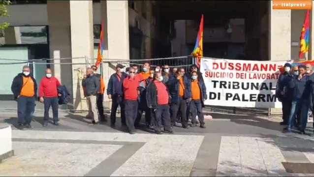 Palermo, protesta lavoratori per nuovo appalto pulizia Tribunale