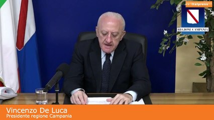 De Luca "Da lunedì chiudiamo le scuole in Campania"