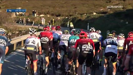 Une chute spectaculaire évitée et Gaudu ouvre son compteur : sa victoire en vidéo