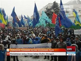 Penunjuk perasaan kecam kekerasan polis