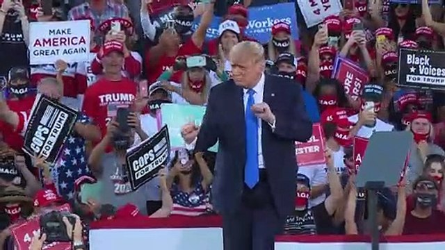 Juiz ordena que Trump deponha sobre suas práticas fiscais