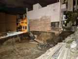İzmir'de bir inşaatın temel kazısı esnasında yan binada kayma oluştu: 1 apartman tedbir amaçlı boşaltıldı