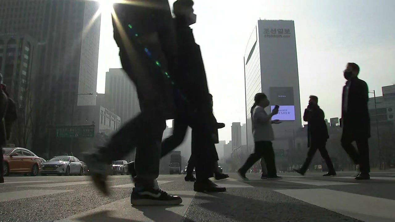 [날씨] 낮부터 추위 풀려, 맑지만 대기 건조...주말 남부 비 / YTN