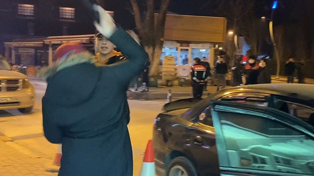 Öfkeli anne çakarlı lambayı oğlunun başında parçaladı