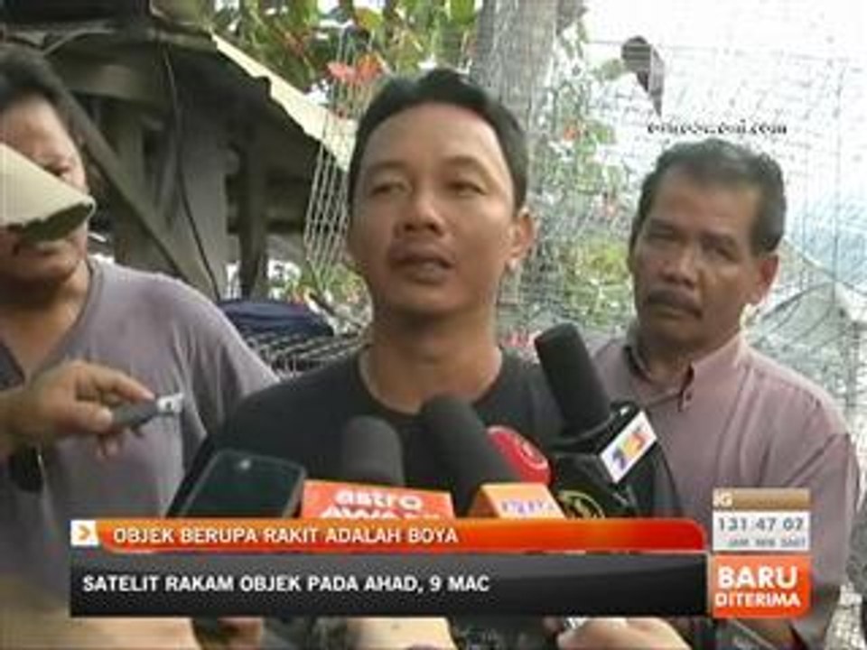 Objek berupa rakit adalah boya