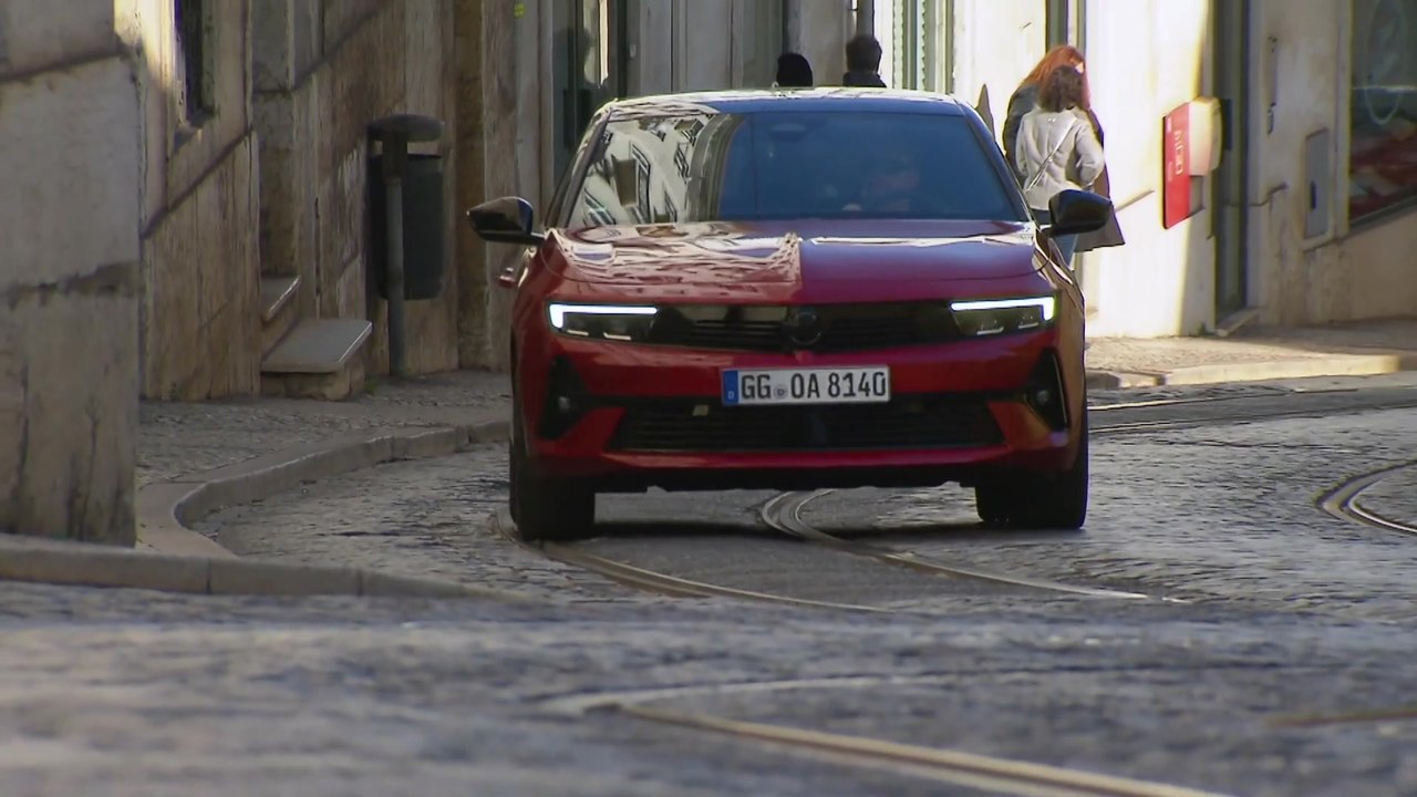 Der Opel Astra - Dynamisches, spurstabiles Fahr- und Bremsverhalten