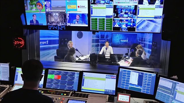 Présidentielle : l'étrange engouement autour du candidat communiste Fabien Roussel